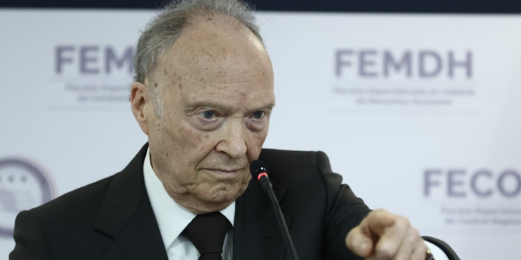 Renuncia Gertz Manero FGR: Fiscal sin rendir cuentas