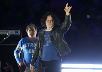 jack white detroit hace historia en show NFL