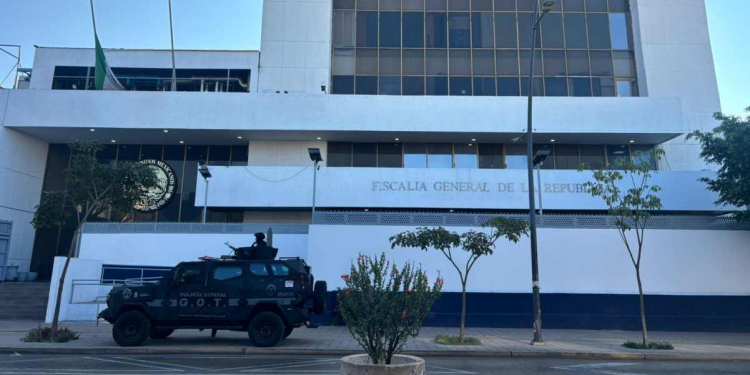 Iván Archivaldo Guzmán: Prisión a Familiares