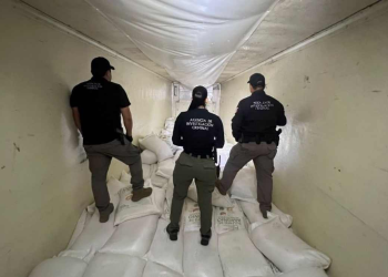 Detienen a dos personas por metanfetamina en Sinaloa