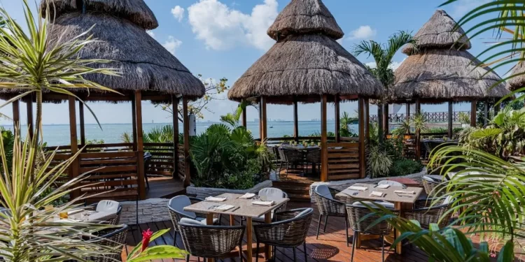 Restauranteros de Cancún alertan efectos del alza al salario mínimo
