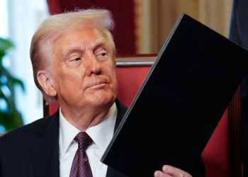 Trump amenazando a México con aranceles