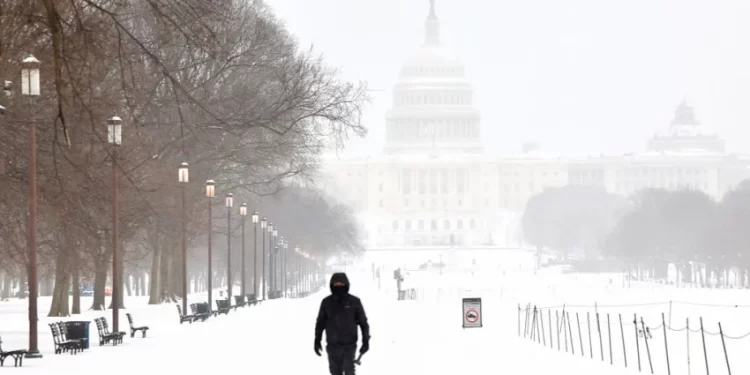 Tormenta invernal deja al menos 50 muertos por frío extremo en EU