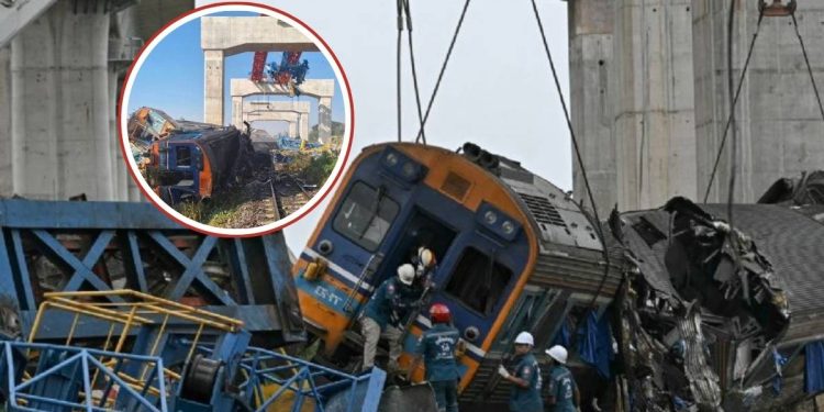Grua cae sobre tren en Bangkok y deja al menos 32 muertos