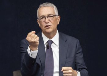 Salinas Pliego explota tras ultimátum del SAT