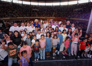 Celebran el Día de Reyes en la Plaza de Toros de Cancún