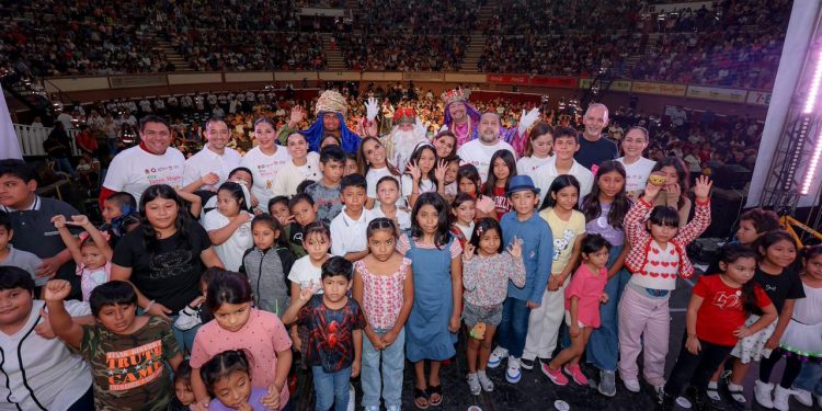 Celebran el Día de Reyes en la Plaza de Toros de Cancún