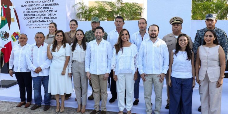 Participa Ana Paty Peralta en el 51 aniversario de la Promulgación de la Constitución Política del Estado Libre y Soberano de Quintana Roo