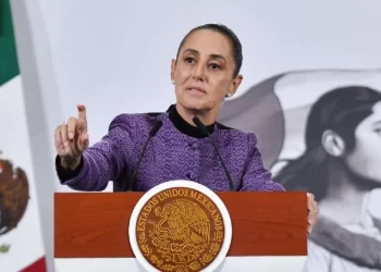 “Hay medicamentos”: Sheinbaum minimiza desabasto para pacientes con cáncer
