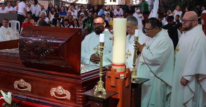 Monseñor Pedro Pablo Elizondo: Despedida en Cancún