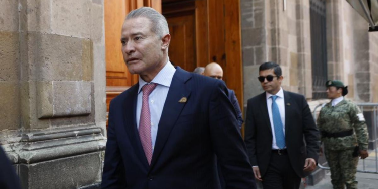 Embajadores y diplomáticos en Palacio Nacional con Sheinbaum