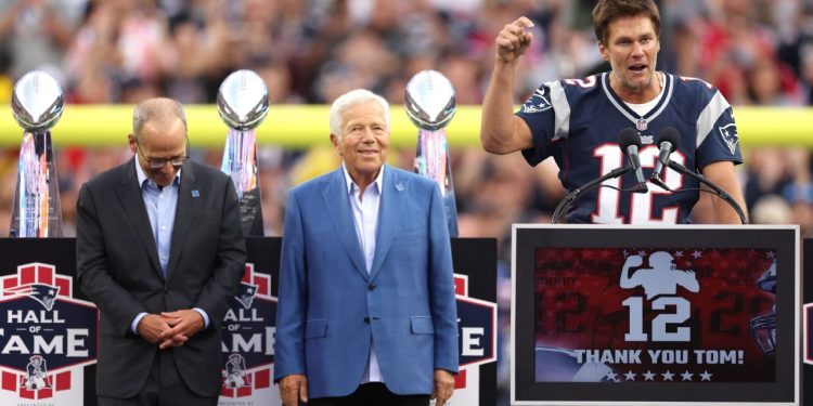 Tom Brady critica la exclusión de Bill Belichick del Salón de la Fama de la NFL