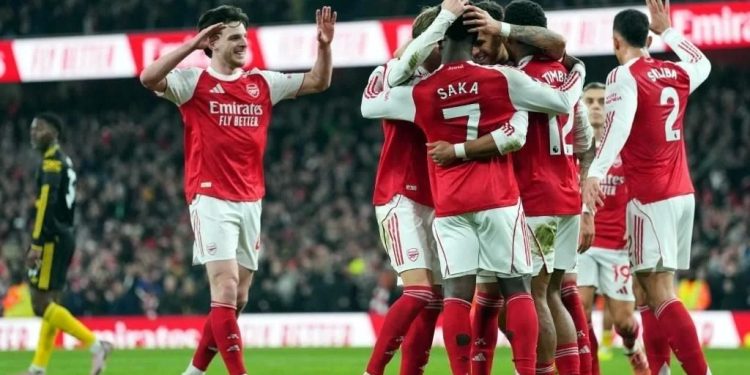 Manchester United vence a Arsenal y corta su invicto en el Emirates