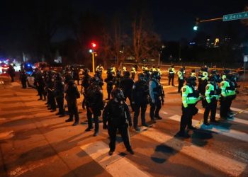 Protestas y enfrentamientos estallan en Minneapolis tras el disparo de un agente federal contra un inmigrante venezolano. Esto es lo que pasó y qué sigue.