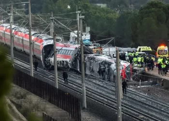 Accidente en España: 39 muertos tras el descarrilamiento ferroviario
