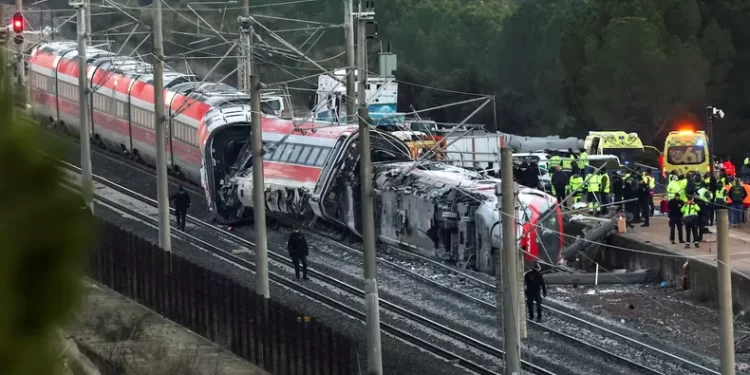 Accidente en España: 39 muertos tras el descarrilamiento ferroviario
