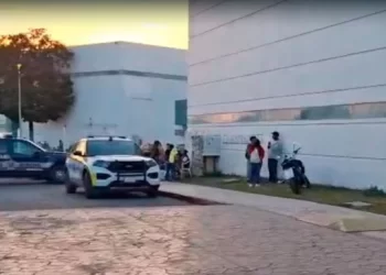 Herido por arma de fuego arriba por sus propios medios a hospital en Cancún