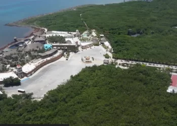 Royal Caribbean organiza reunión informativa con pobladores de Mahahual