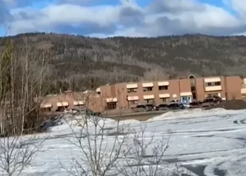 Tiroteo escolar en Canadá en la secundaria de Tumbler Ridge deja nueve muertos en Columbia Británica