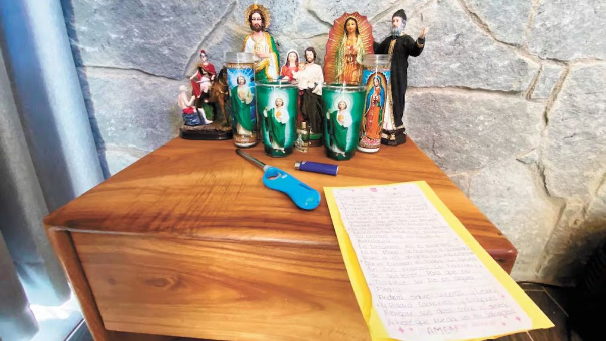 Altar en la cabaña de El mencho