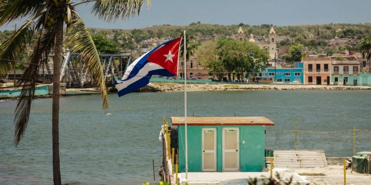 Crisis en Cuba se agrava apagones record vuelos cancelados y peso en minimo historico