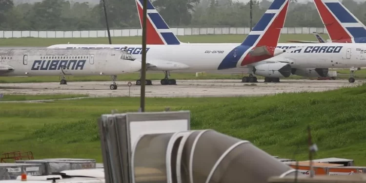 Cuba se queda sin combustible para aviones y enfrenta crisis en aeropuertos internacionales