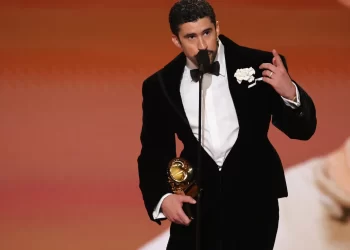 Artistas hispanos que han brillado en el medio tiempo del Super Bowl antes de Bad Bunny