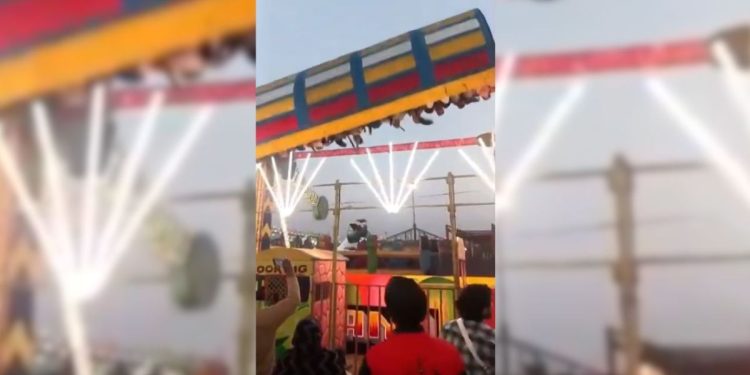 Juego mecánico de la Feria Internacional de Artesanía de Surajkund en India se desploma y deja 1 muerto