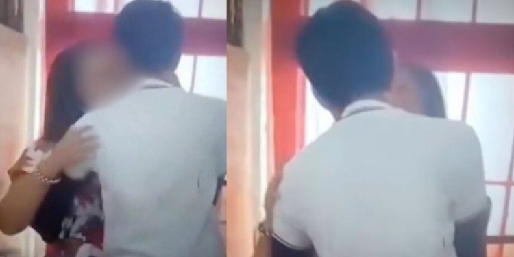 Maestra besa a un alumno de una Telesecundaria en Tabasco