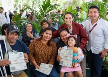 Ana Paty Peralta, encabezó la primer emisión del 2026 del programa “Día del Pueblo, Cancún nos Une por la Transformación”, en el fraccionamiento “La Joya”