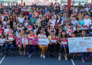 Ana Paty Peralta, atestiguó la asamblea informativa “Rita Cetina” en el “Jacinto Canek”