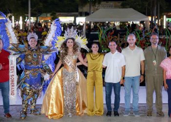 Ana Paty Peralta corona a la Corte Real del Carnaval Cancún 2026