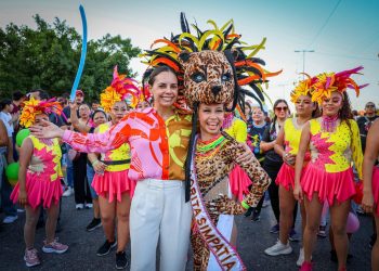 Ana Paty Peralta desfila en el Carnaval Cancún 2026