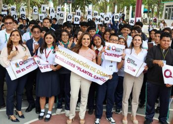 Ana Paty Peralta, presenció la inauguración del domo del Colegio de Bachilleres Plantel Cancún Cuatro