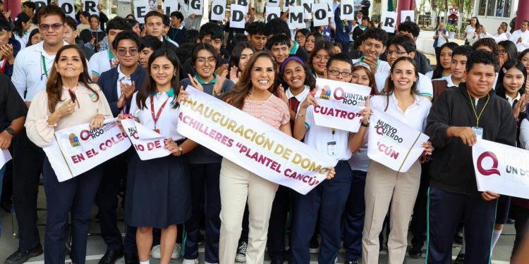 Ana Paty Peralta, presenció la inauguración del domo del Colegio de Bachilleres Plantel Cancún Cuatro