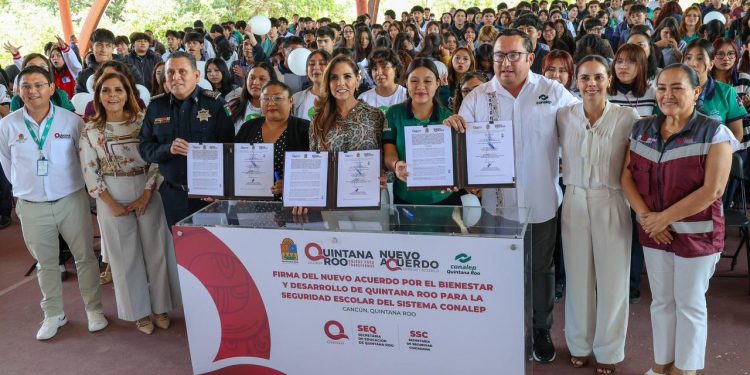 Ana Paty Peralta, firmó como testigo de honor el Nuevo Acuerdo por el Bienestar y Desarrollo de Quintana Roo para la Seguridad Escolar del CONALEP