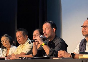 Sostienen una reunión de trabajo con vecinas y vecinos de distintas colonias no municipalizadas de Cancún