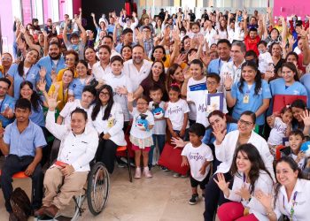 Ana Paty Peralta, atestiguó la ceremonia de egresos del CRIT Cancún