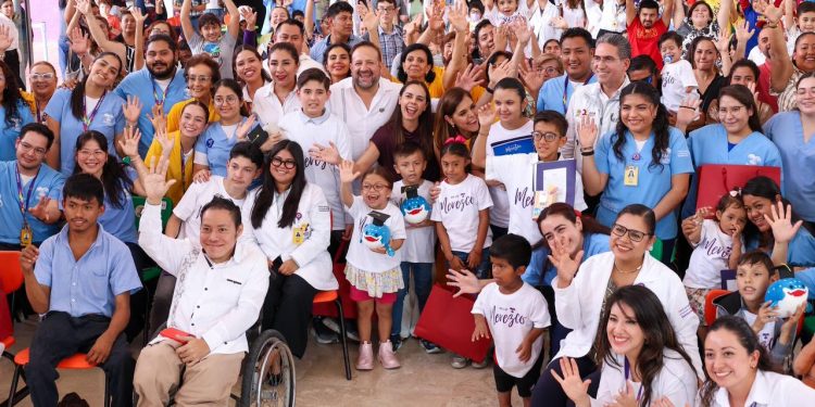 Ana Paty Peralta, atestiguó la ceremonia de egresos del CRIT Cancún