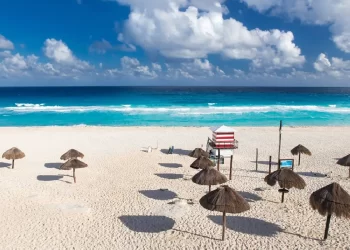 Clima en Cancún 19 de febrero: calor por la tarde y oleaje elevado en costas