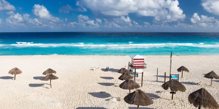 Clima en Cancún 19 de febrero: calor por la tarde y oleaje elevado en costas