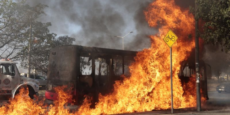 Bloqueo de vías Jalisco: Narcobloqueos tras muerte Mencho