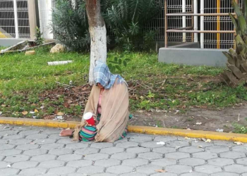 Personas en situación de calle Cancún enfrentan frío