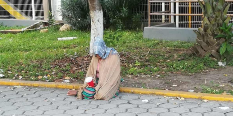 Personas en situación de calle Cancún enfrentan frío