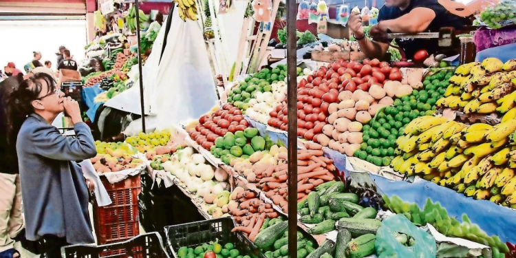 PACIC canasta básica baja 4.9% en México
