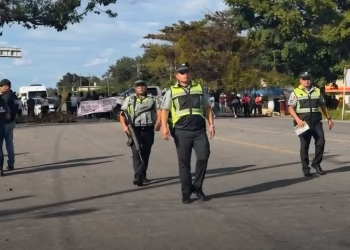 Bloqueo carretero Limones: 20 detenidos y vía libre