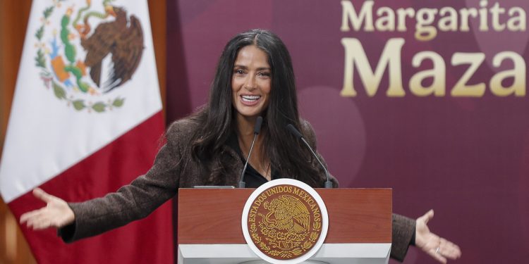 Salma Hayek hablando sobre los incentivos al cine mexican