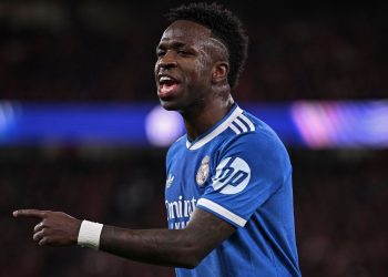 Vinícius celebra gol ante Benfica en partido de Champions League