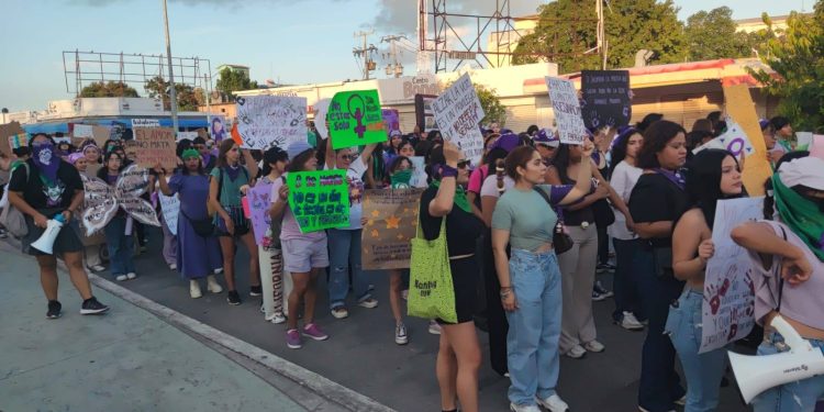 Cancún, Chetumal y Tulum se unen a la marcha nacional del 8M