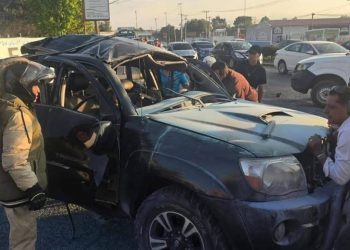 Explosion de camioneta en Tecamac deja dos muertos